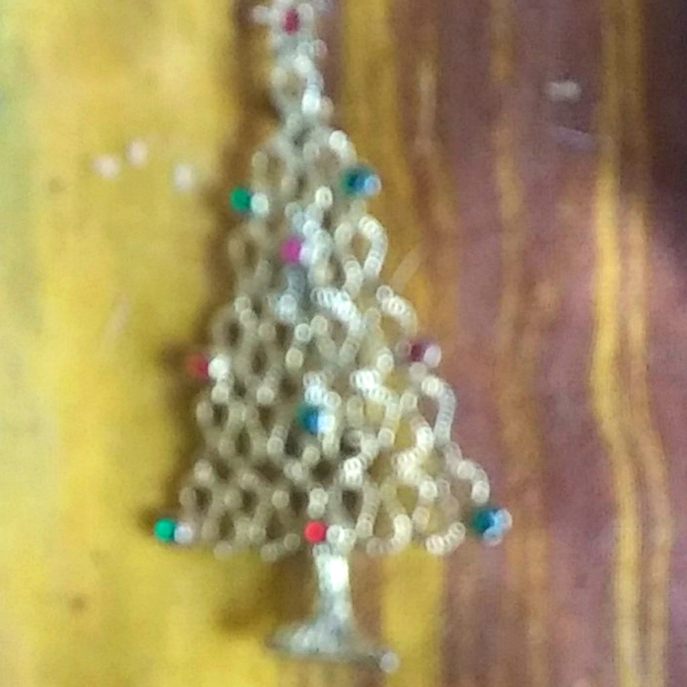 Christmas tree make an offer.